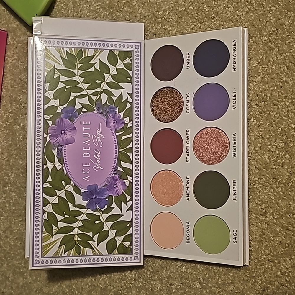 ACE BEAUTE Violet Sage Eyeshadow Palette Limited Edition 10 Shades 18 g/0.63 oz